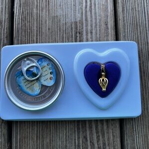 Chic Gold Locket with pearl on Heart Display